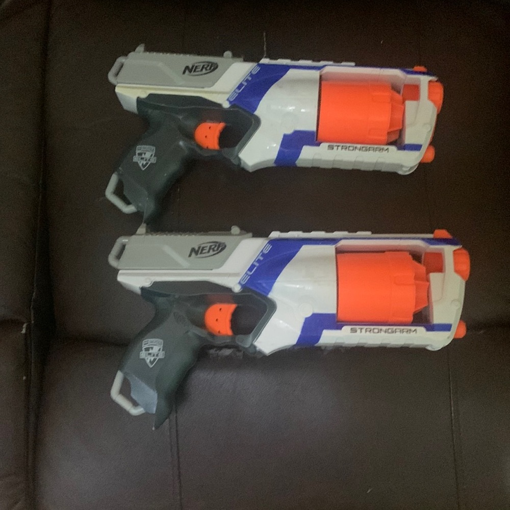 Selling nerf gun in good condition any questions feel free to ask 😊